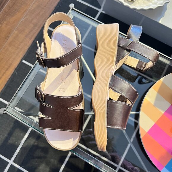 FAMOLARE - NEW - Honey Buckle - Earth (Dark Brown with Contrast Stitching) - Picture 3 of 8